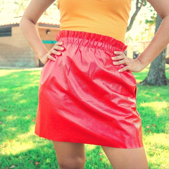 Zara Knitwear Red Faux Leather Mini Skirt - Picture 1 of 4